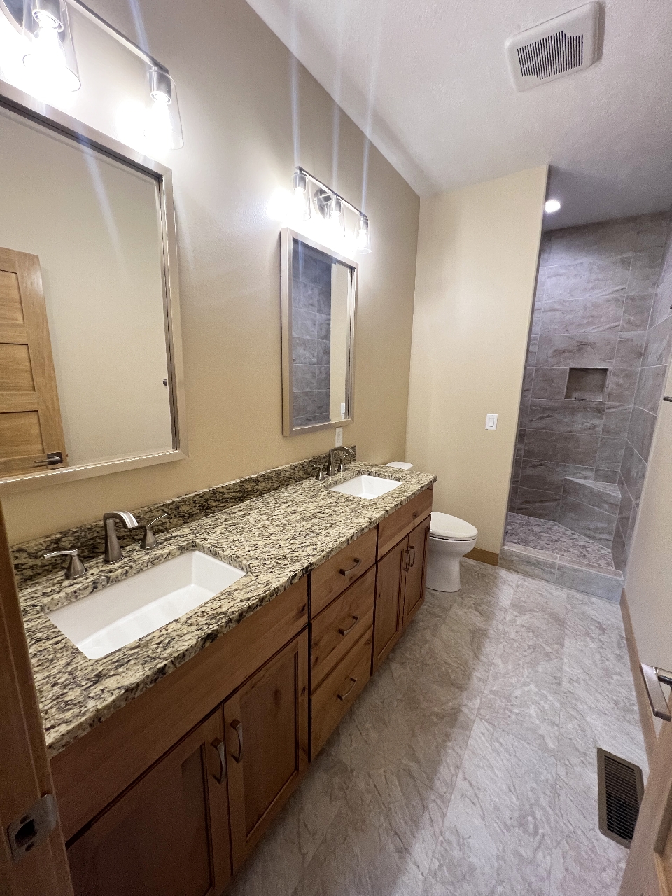 7101 E. Copper Stone Cir