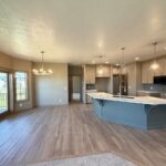 2905 S. Dunraven Ave