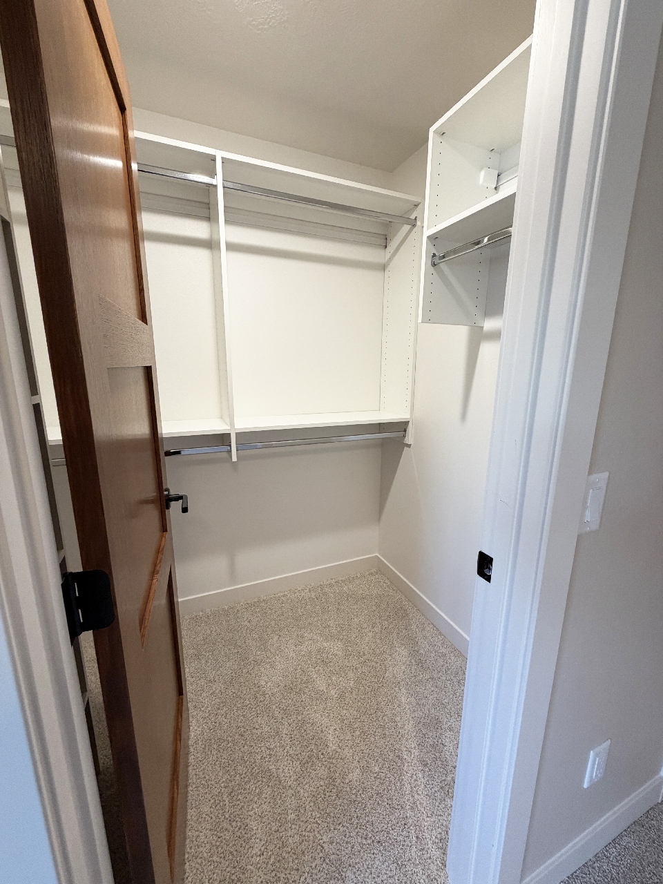 2813 S. Dunraven Ave