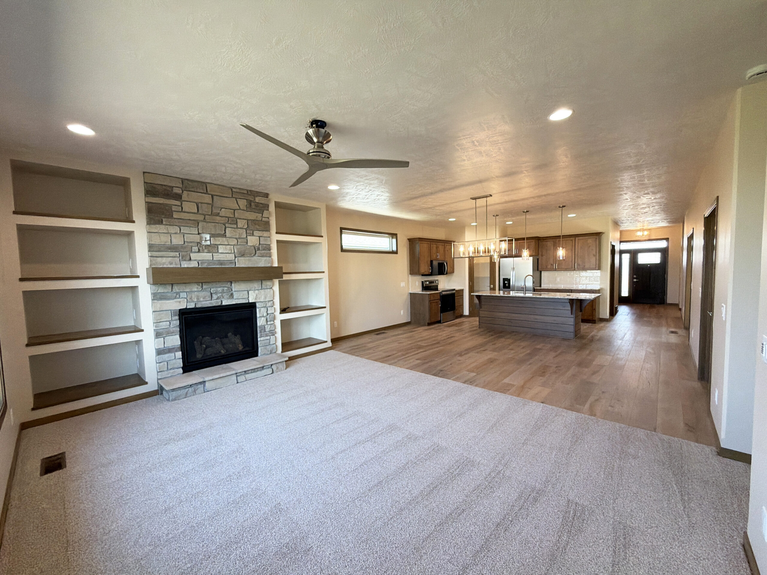 5921 S. Huntwood Ave