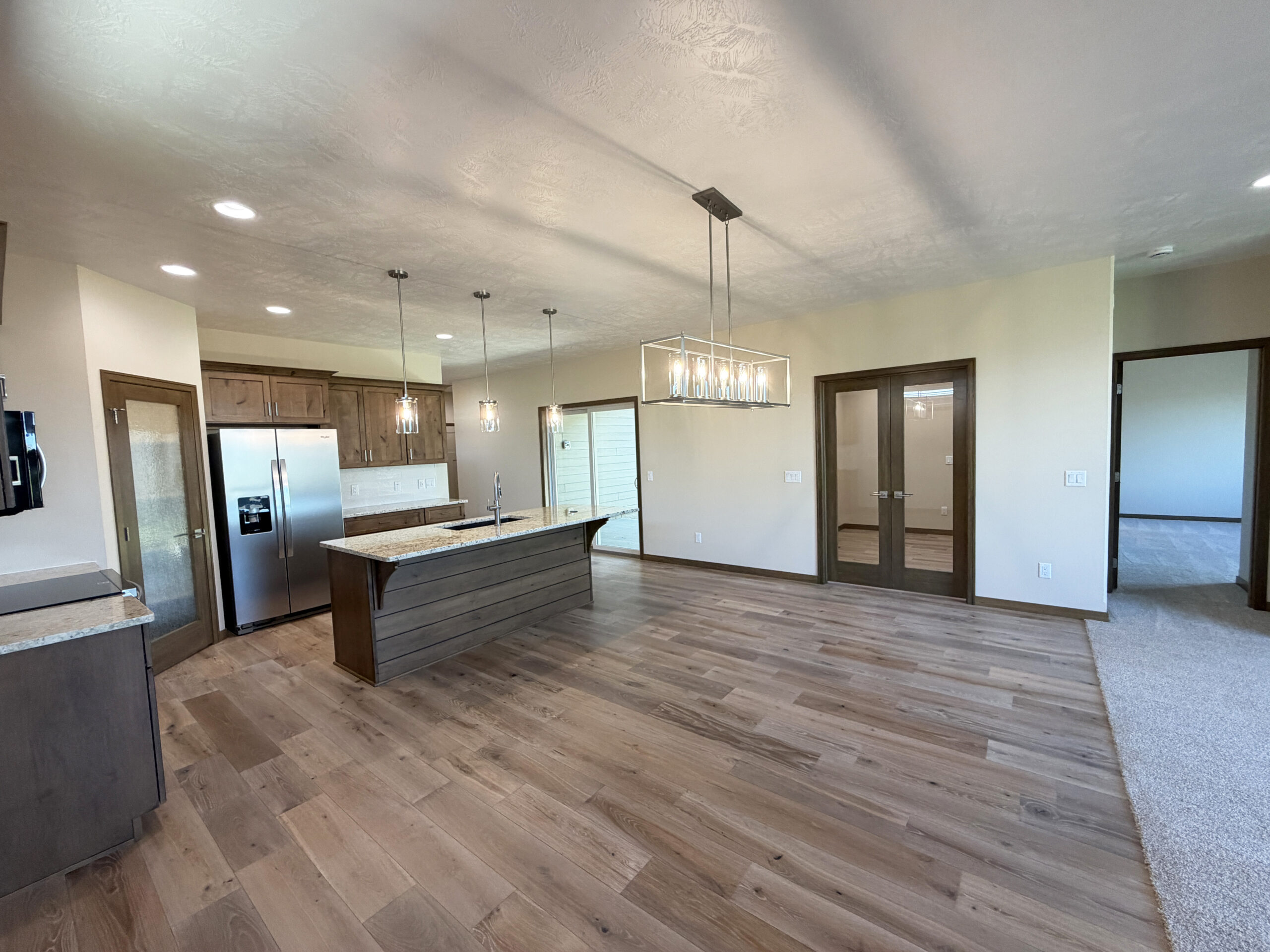 5921 S. Huntwood Ave