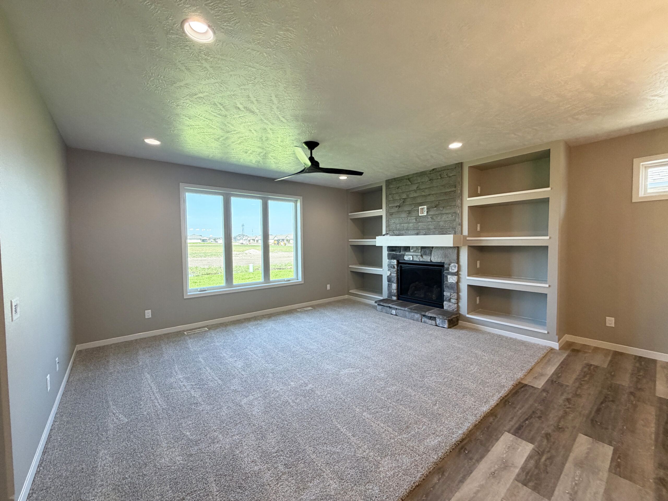 5913 S. Huntwood Ave