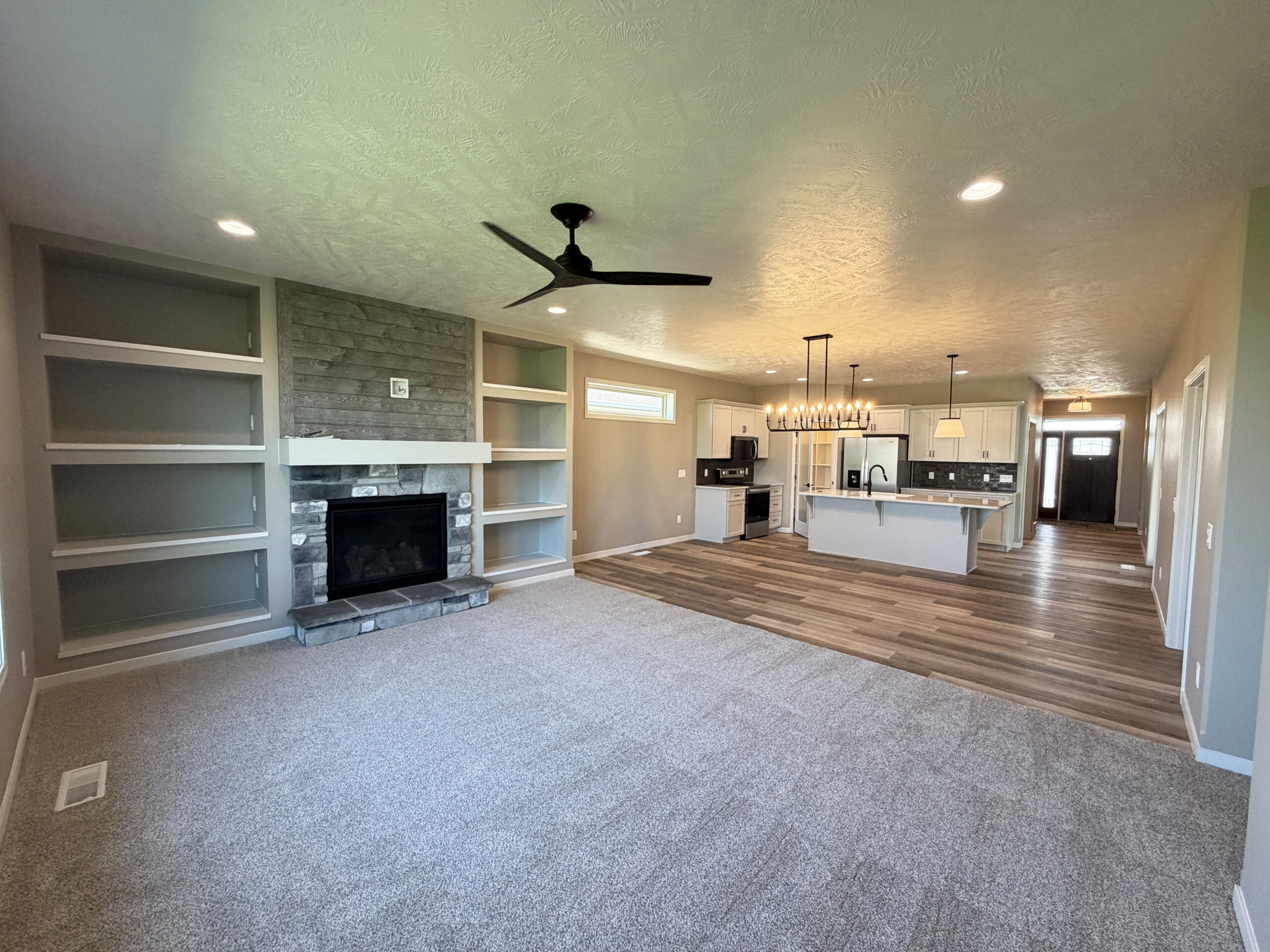 5913 S. Huntwood Ave