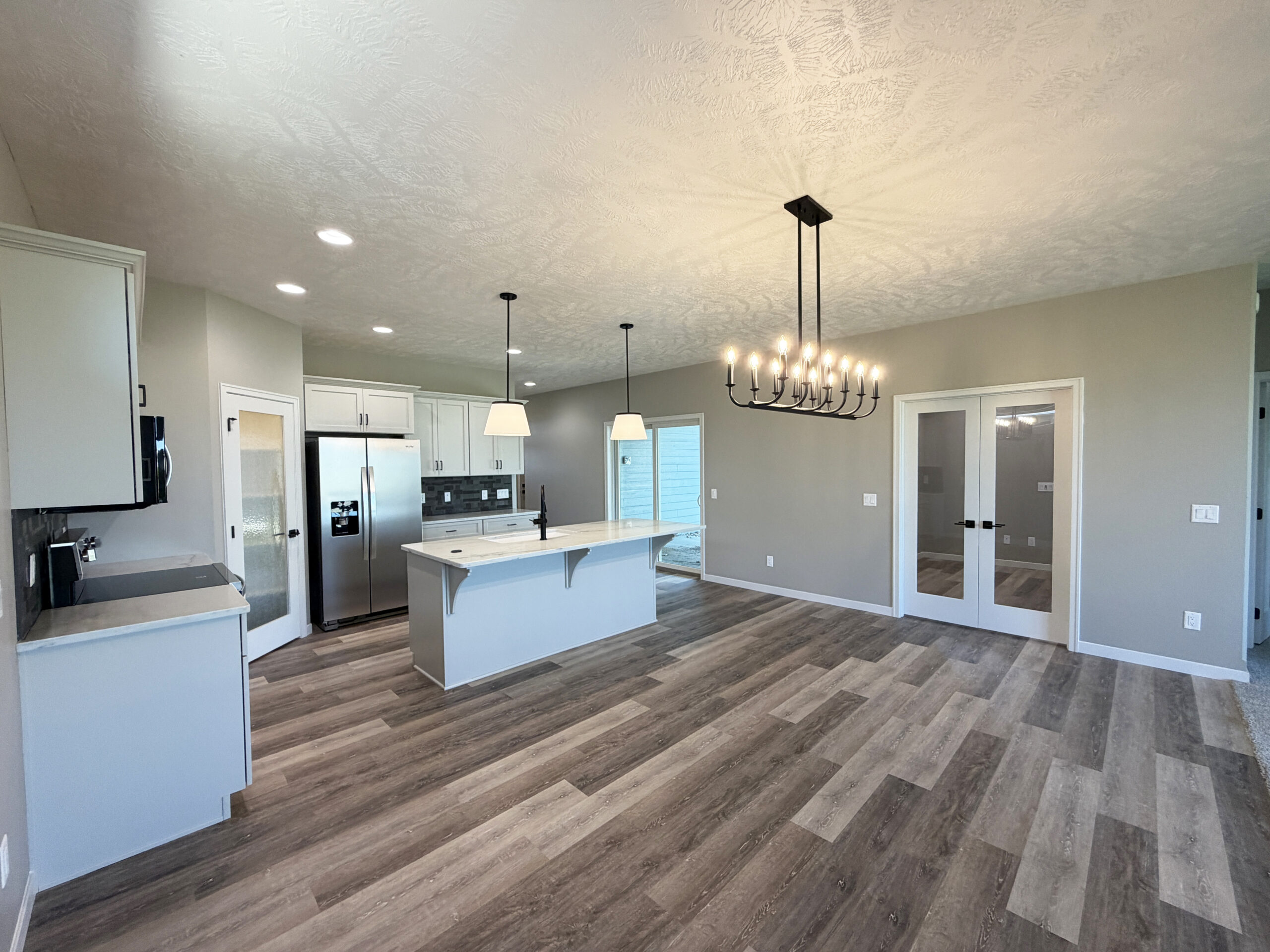 5913 S. Huntwood Ave