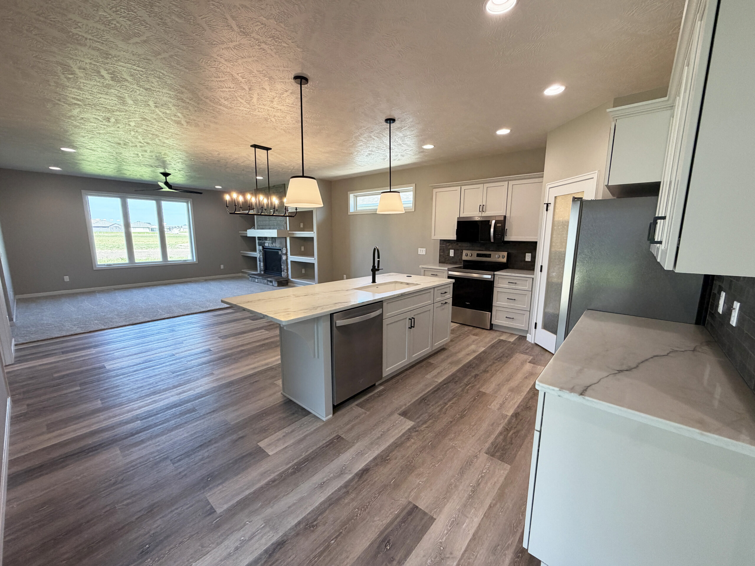5913 S. Huntwood Ave