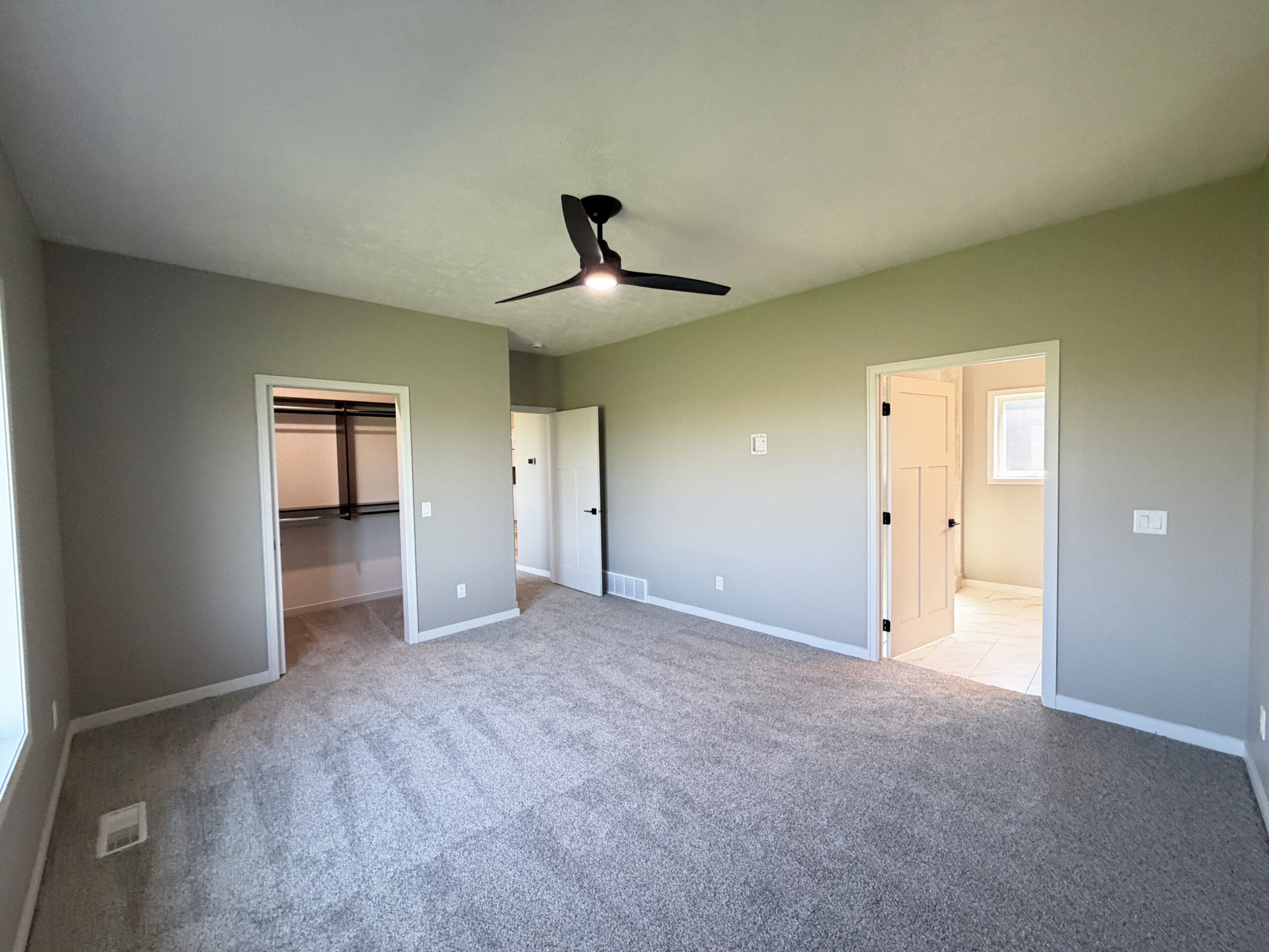 5913 S. Huntwood Ave