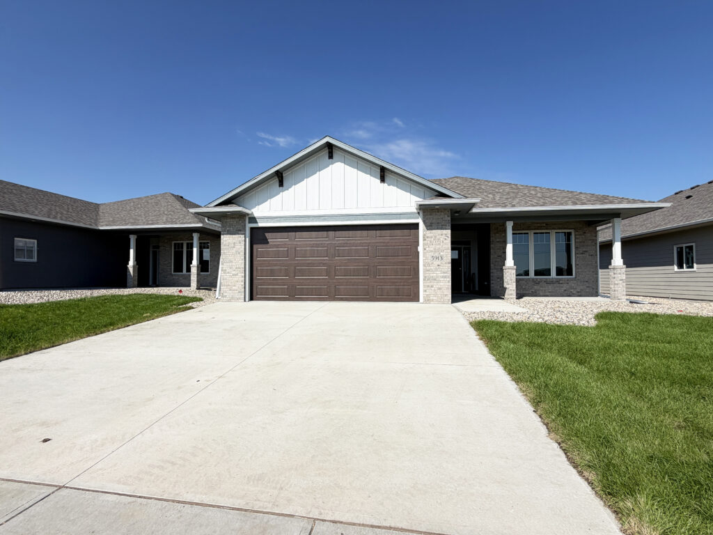 5913 S. Huntwood Ave