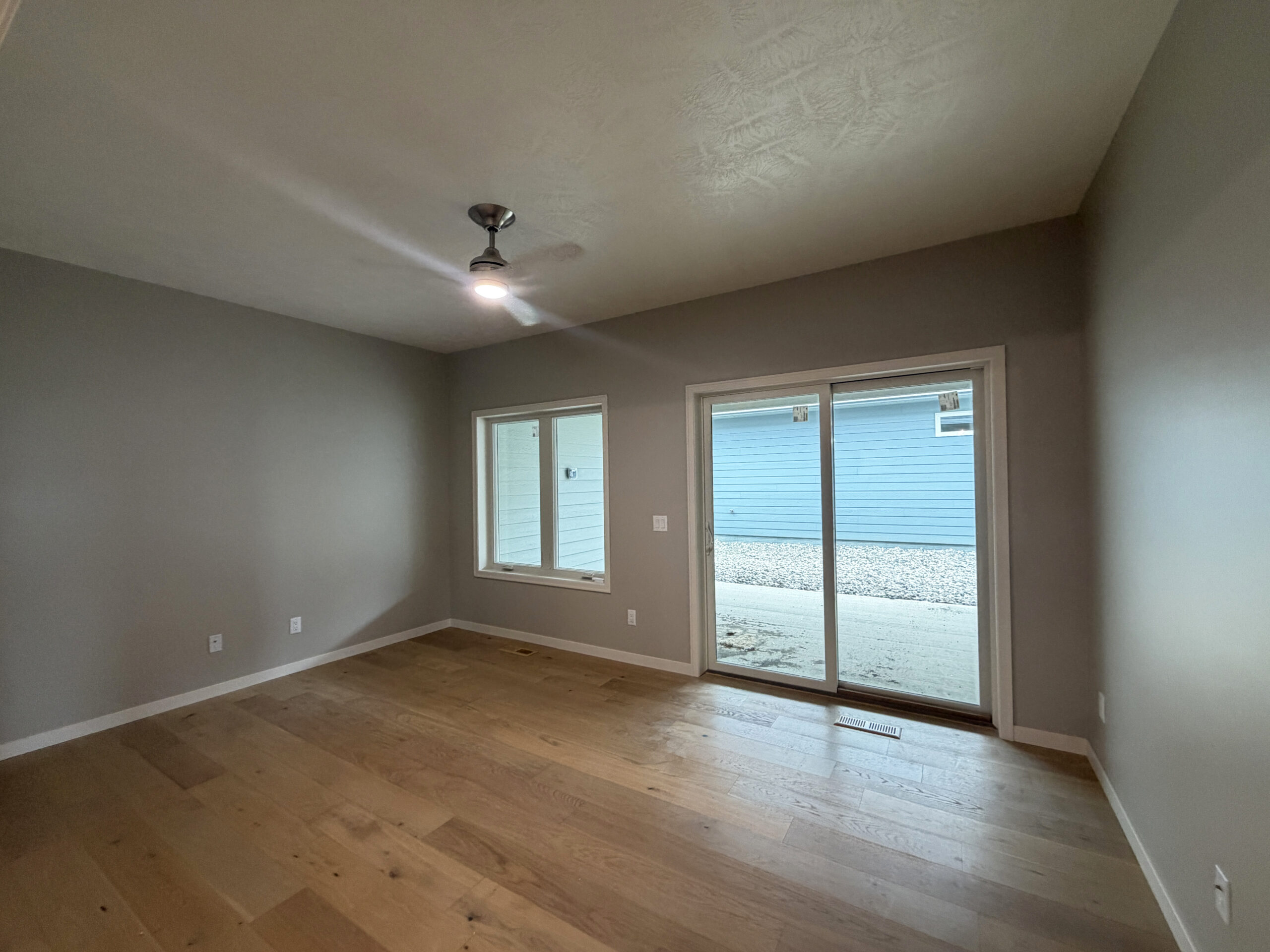 5909 S. Huntwood Ave