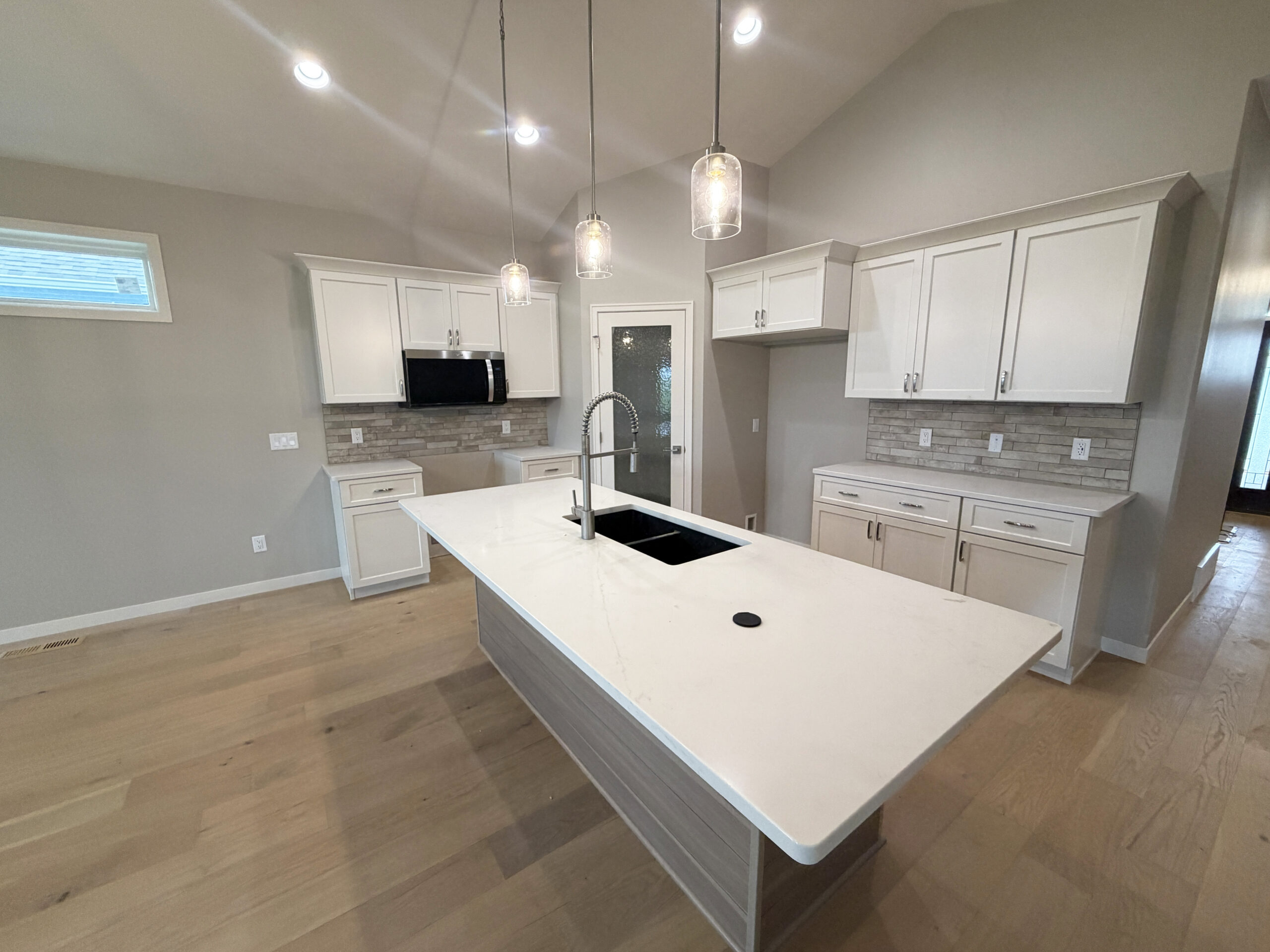 5909 S. Huntwood Ave