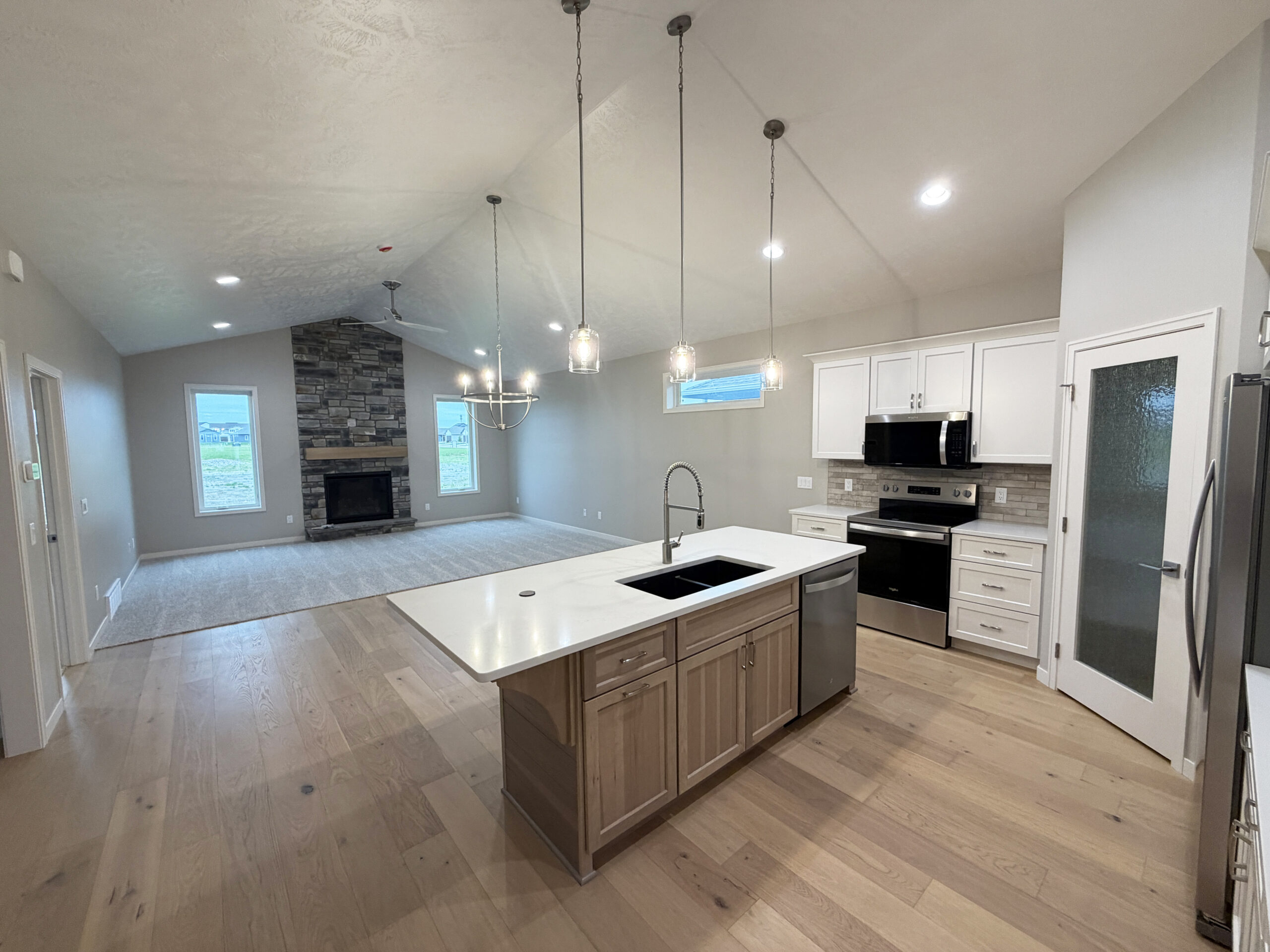 5909 S. Huntwood Ave