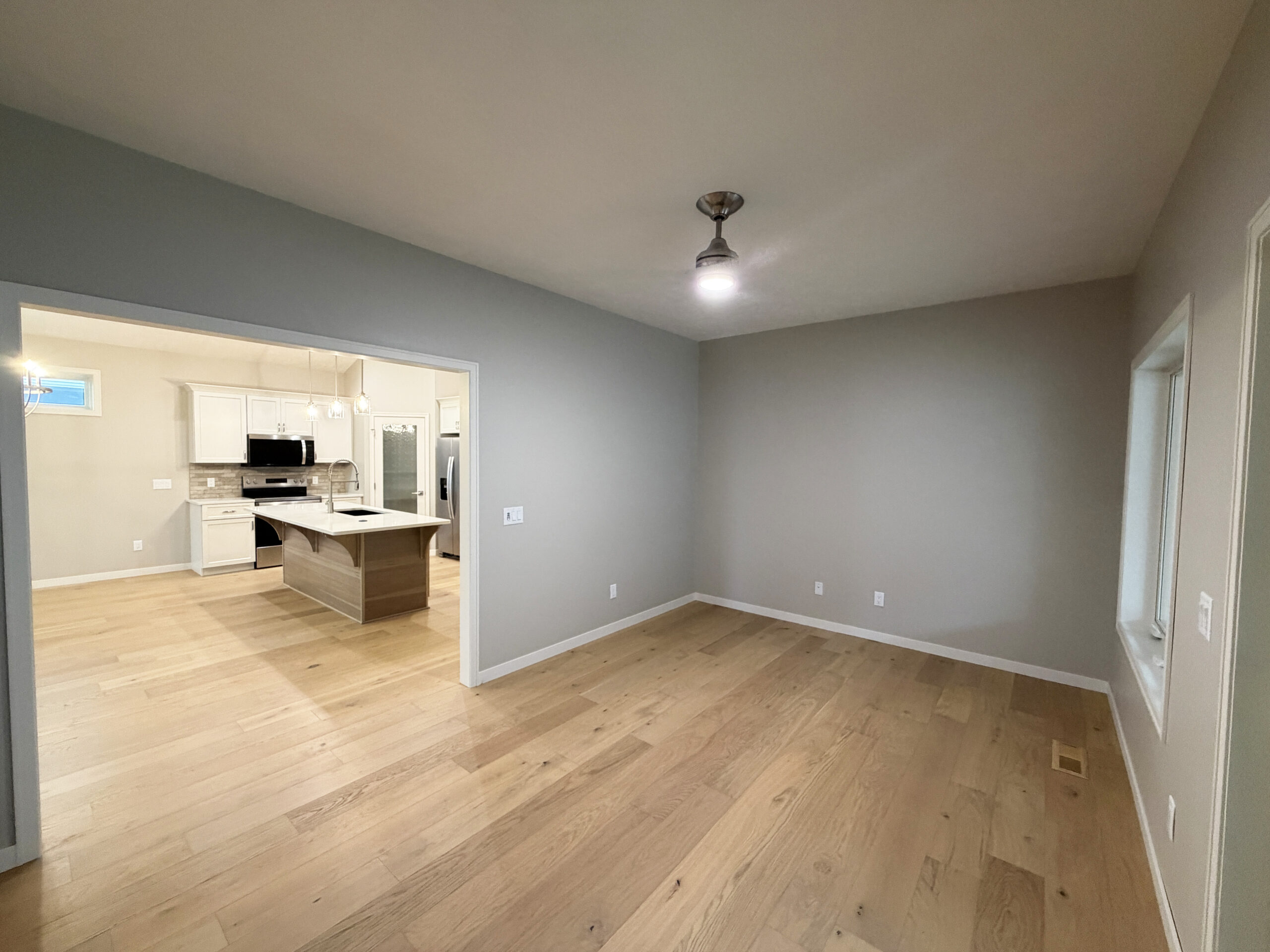 5909 S. Huntwood Ave