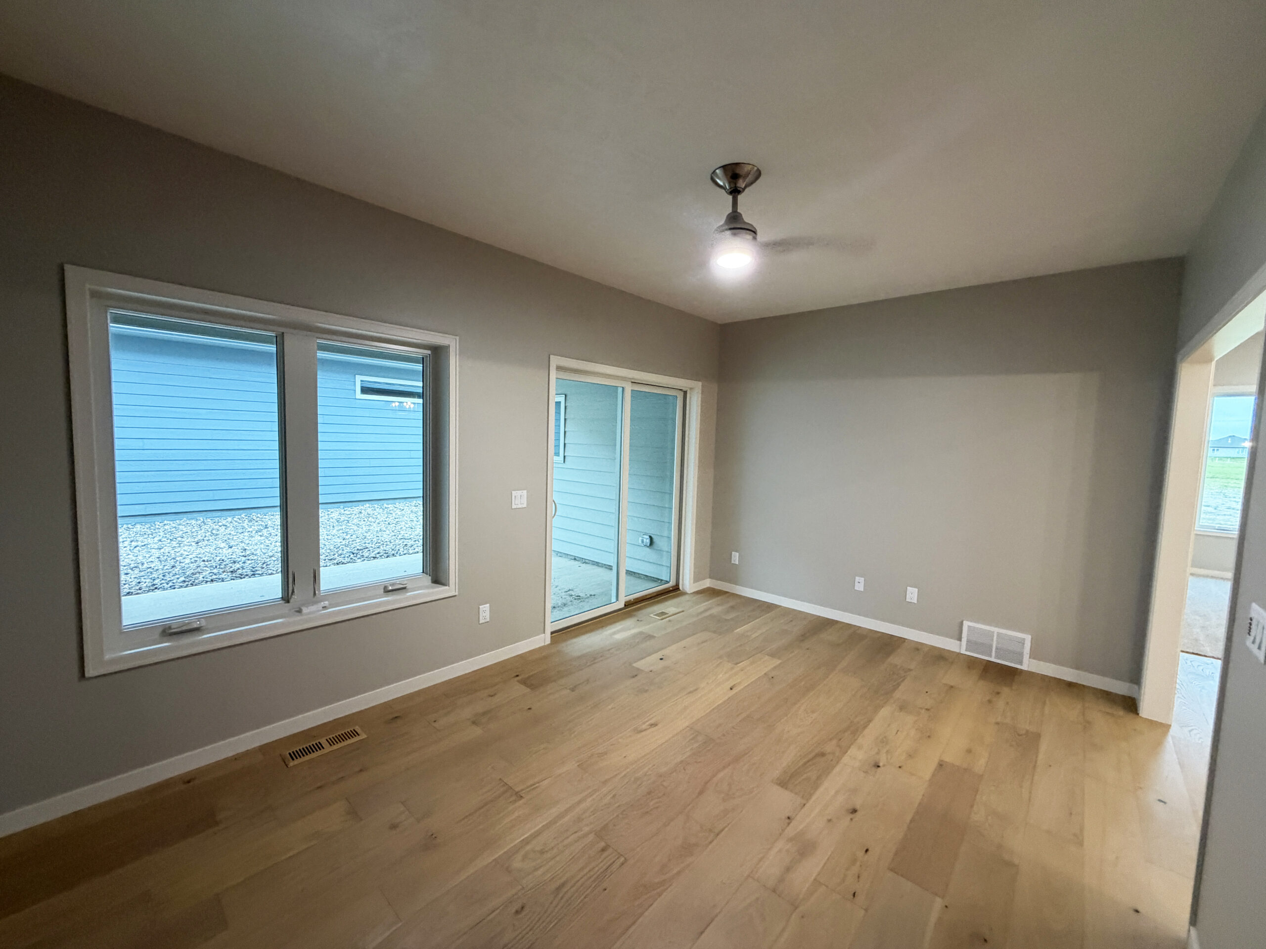 5909 S. Huntwood Ave