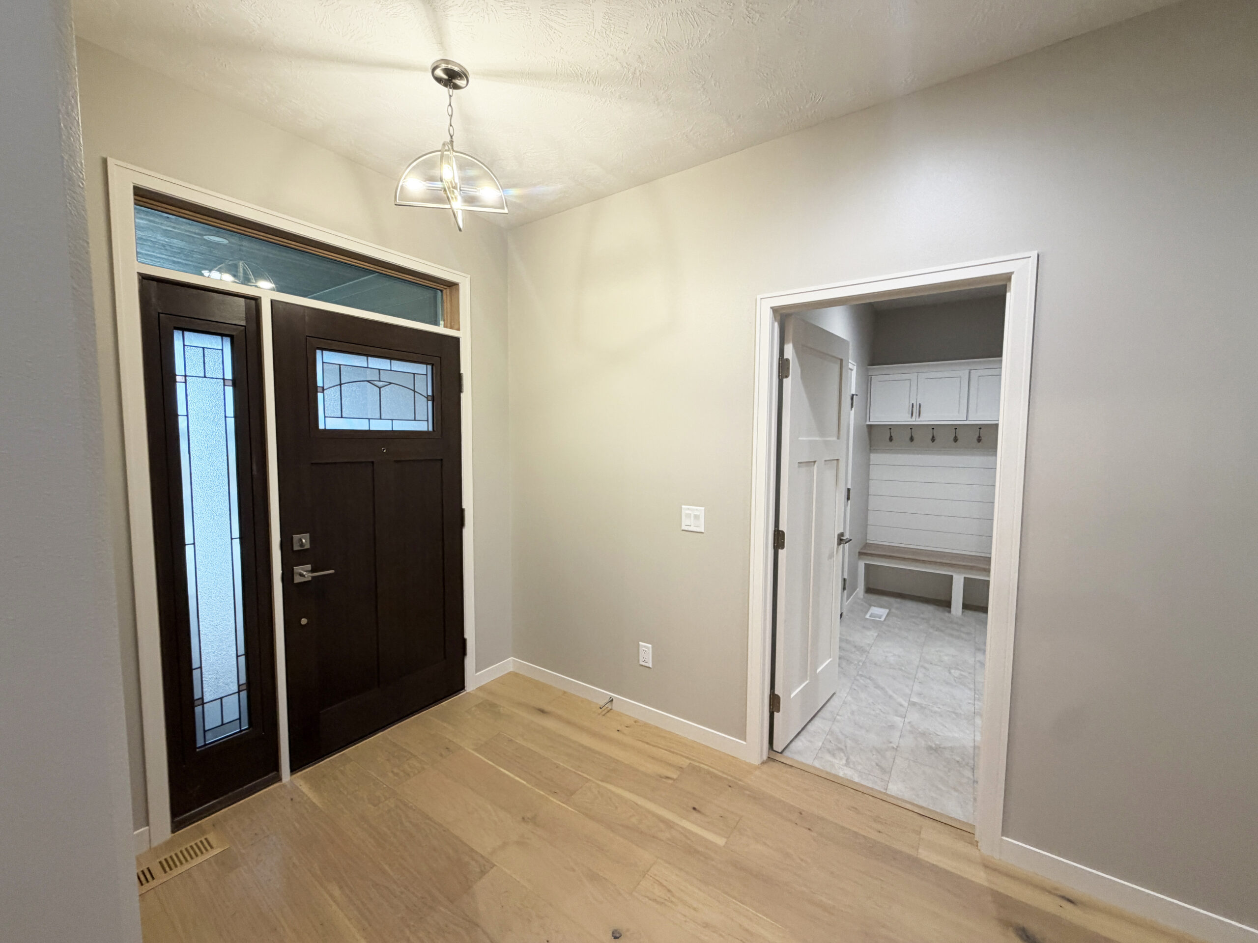 5909 S. Huntwood Ave