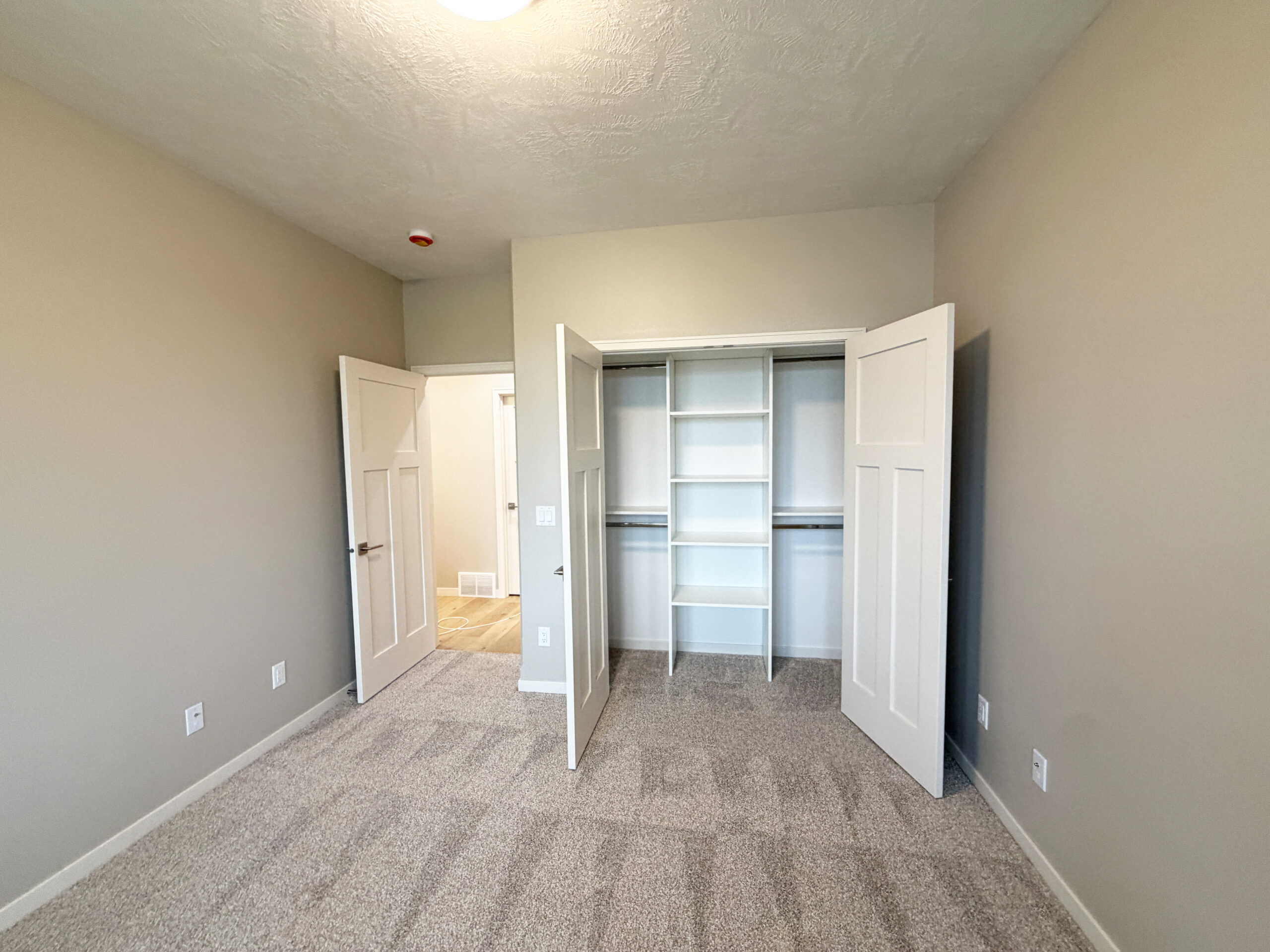 5909 S. Huntwood Ave
